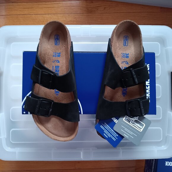 *Price Drop* New Birkenstock Arizona Sandals, size 38 Reg/wide (7-7 1/2) - Picture 1 of 6